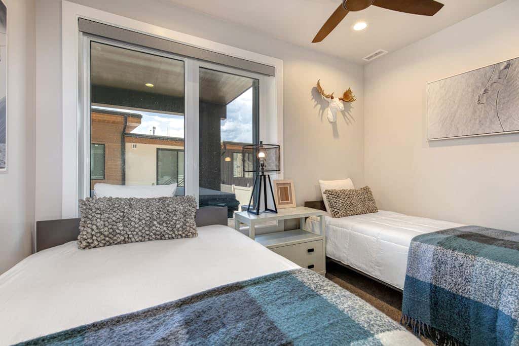 Stunning View, Family Fun and Steps from Deer Valleys New East Village