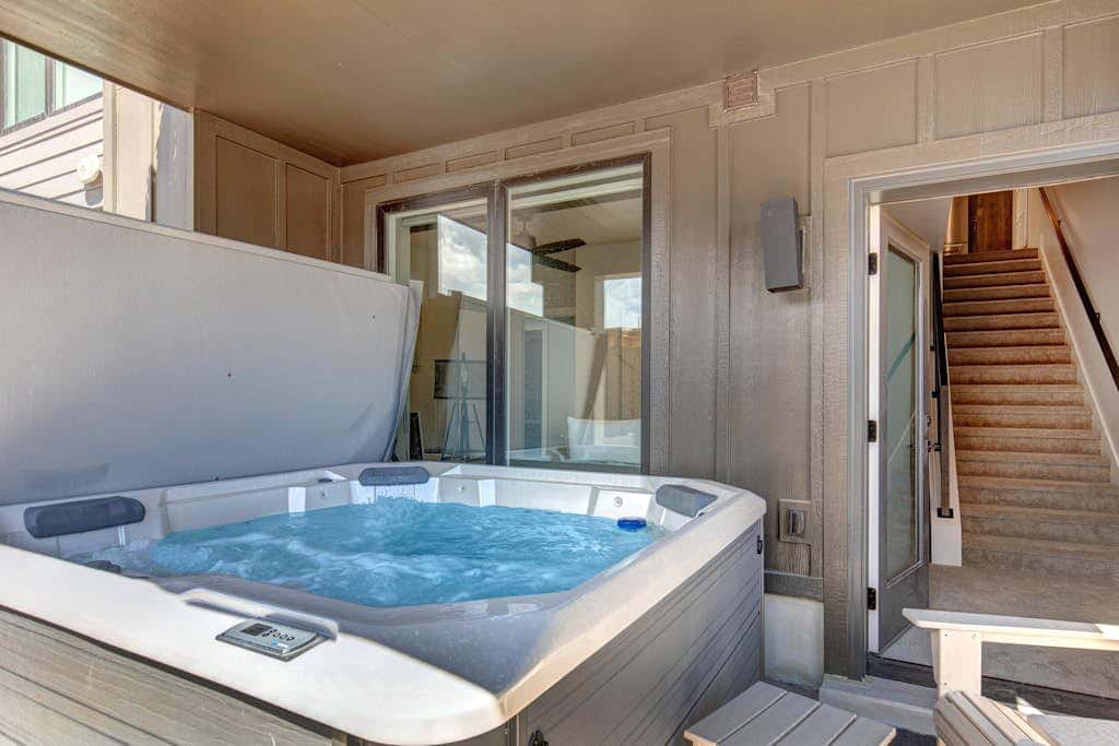 Stunning View, Family Fun and Steps from Deer Valleys New East Village