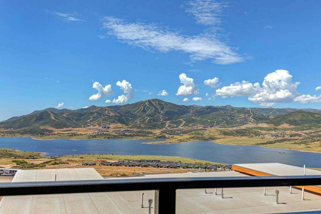 Stunning View, Family Fun and Steps from Deer Valleys New East Village