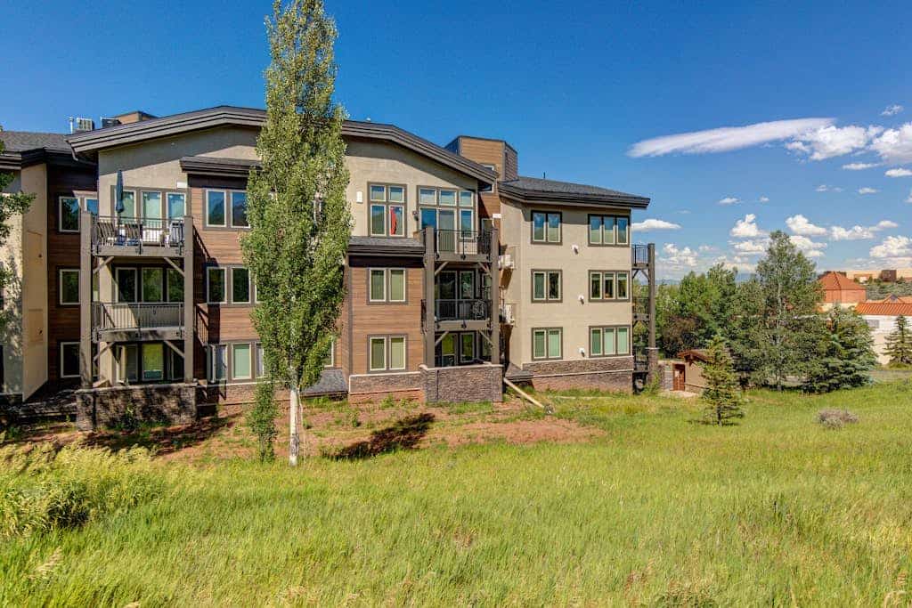 Cozy Crestview Condo