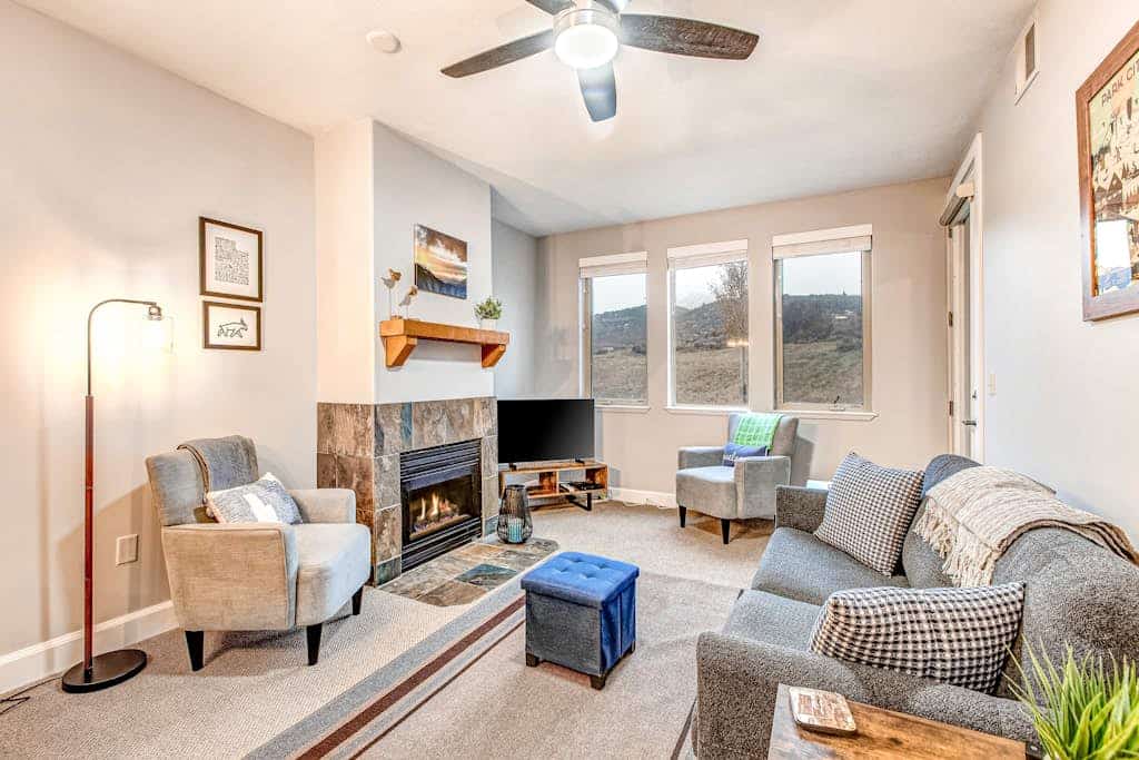 Cozy Crestview Condo