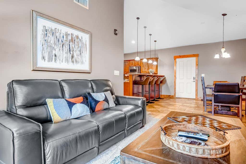 Ski view condo with fast WiFi, private grill, easy ski access, pool, & hot tub