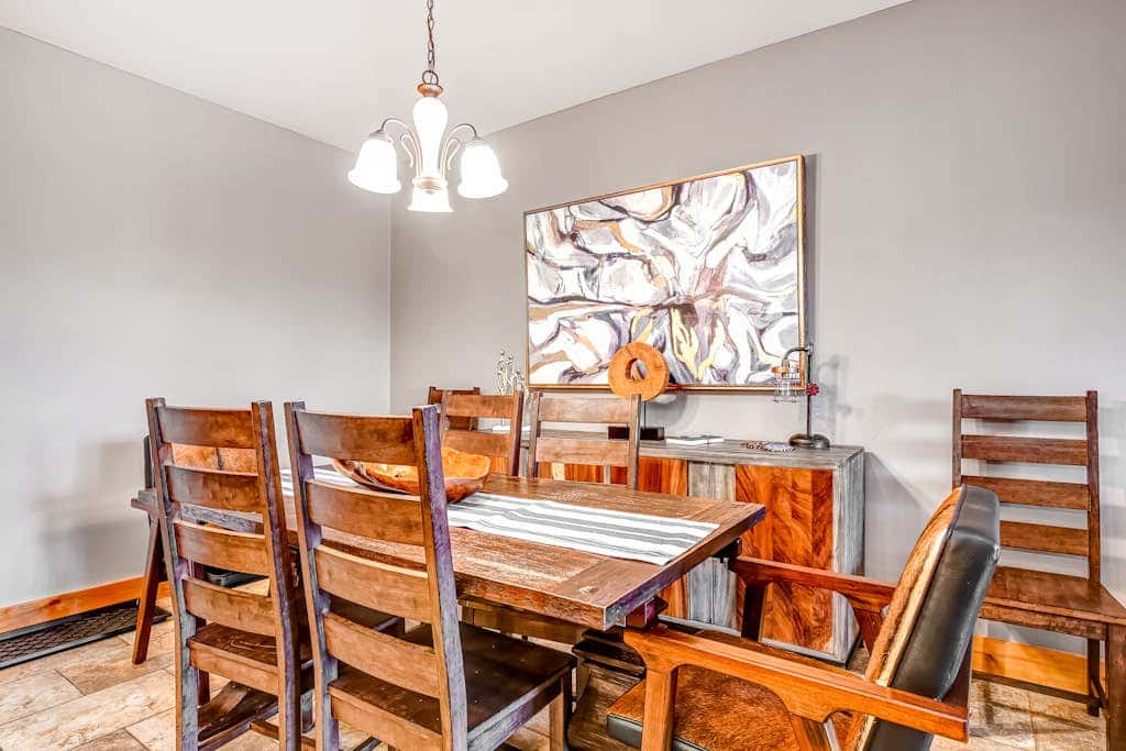 Ski view condo with fast WiFi, private grill, easy ski access, pool, & hot tub
