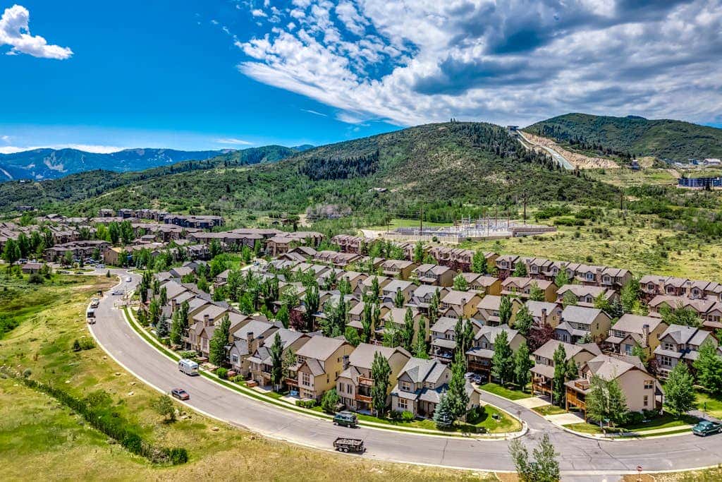 Ski view condo with fast WiFi, private grill, easy ski access, pool, & hot tub