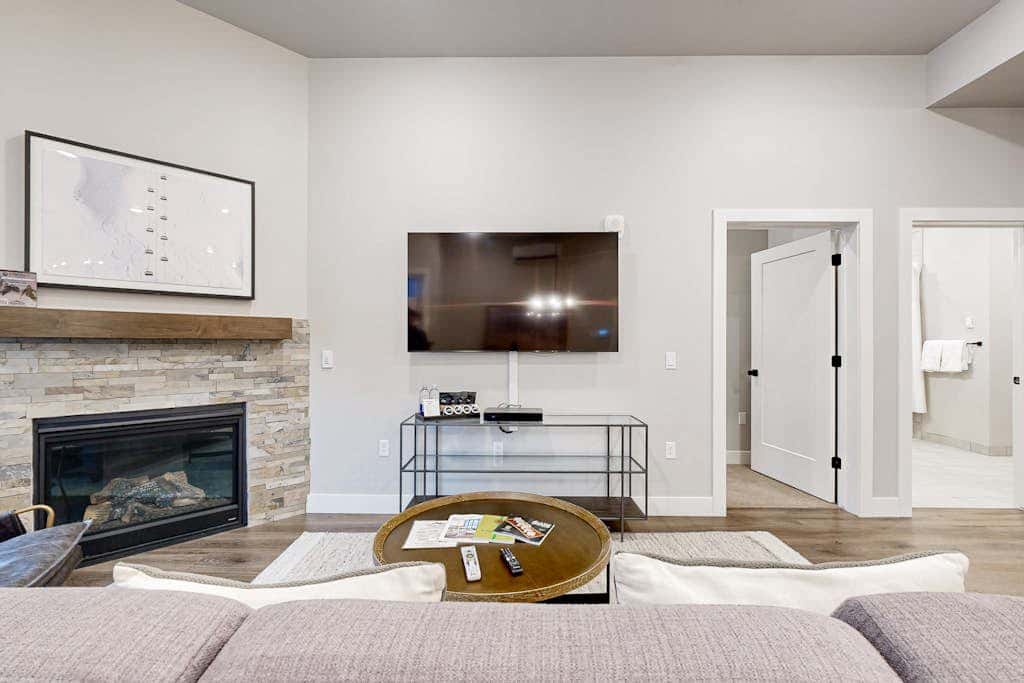 Modern resort condo with pool, hot tub + shuttle service