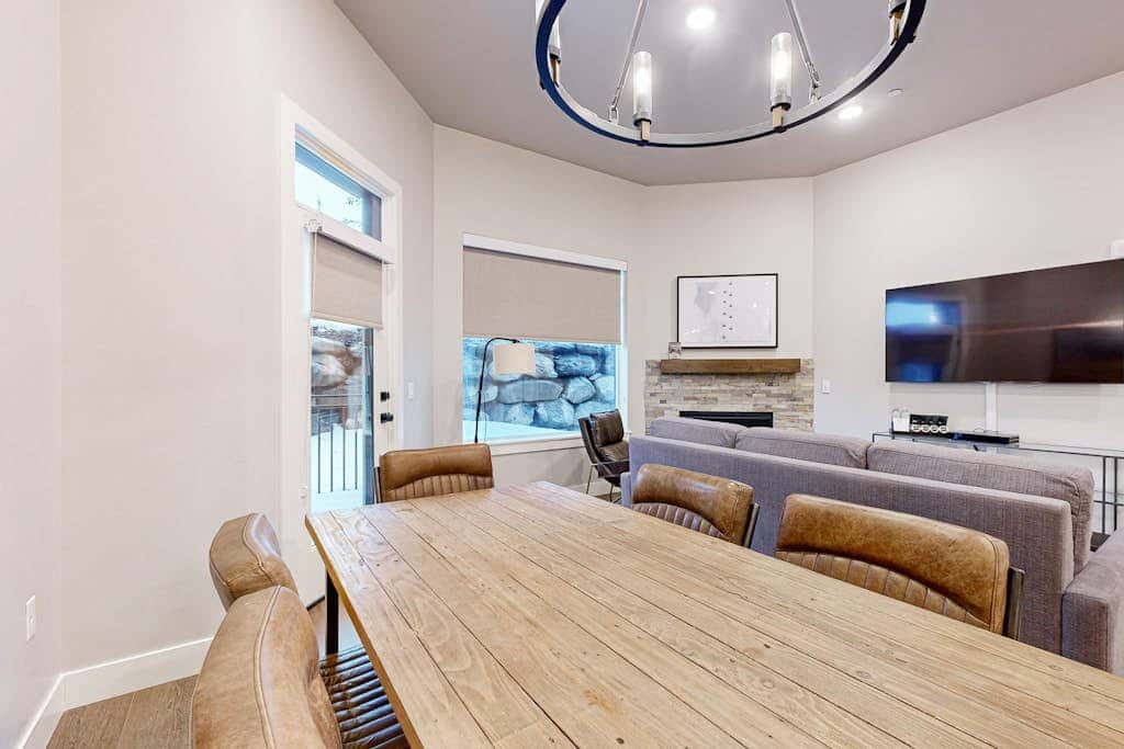 Modern resort condo with pool, hot tub + shuttle service