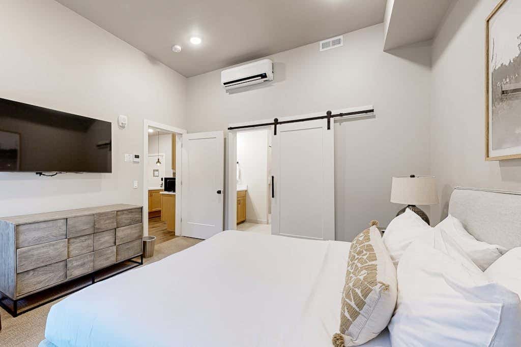 Modern resort condo with pool, hot tub + shuttle service