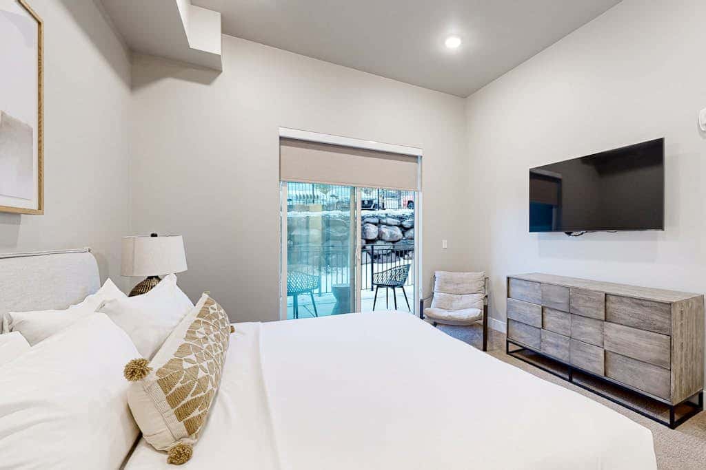 Modern resort condo with pool, hot tub + shuttle service