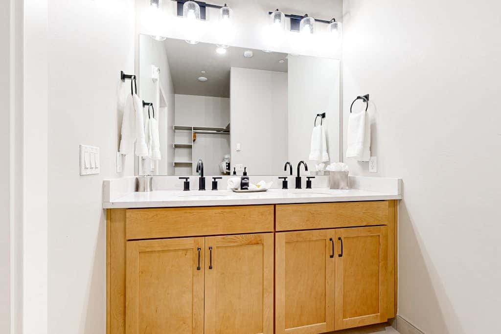 Modern resort condo with pool, hot tub + shuttle service