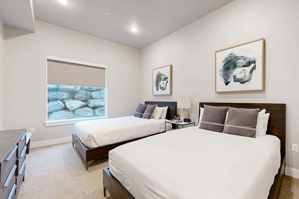 Modern resort condo with pool, hot tub + shuttle service