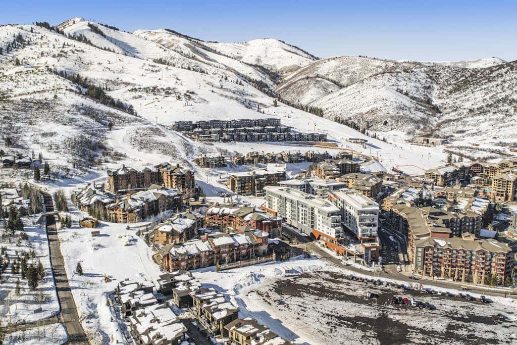 Stunning ski-in/ski-out penthouse w/ shared pool, hot tub, sauna & gym