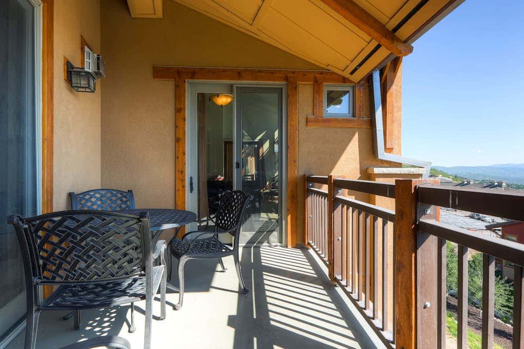 Stunning ski-in/ski-out penthouse w/ shared pool, hot tub, sauna & gym