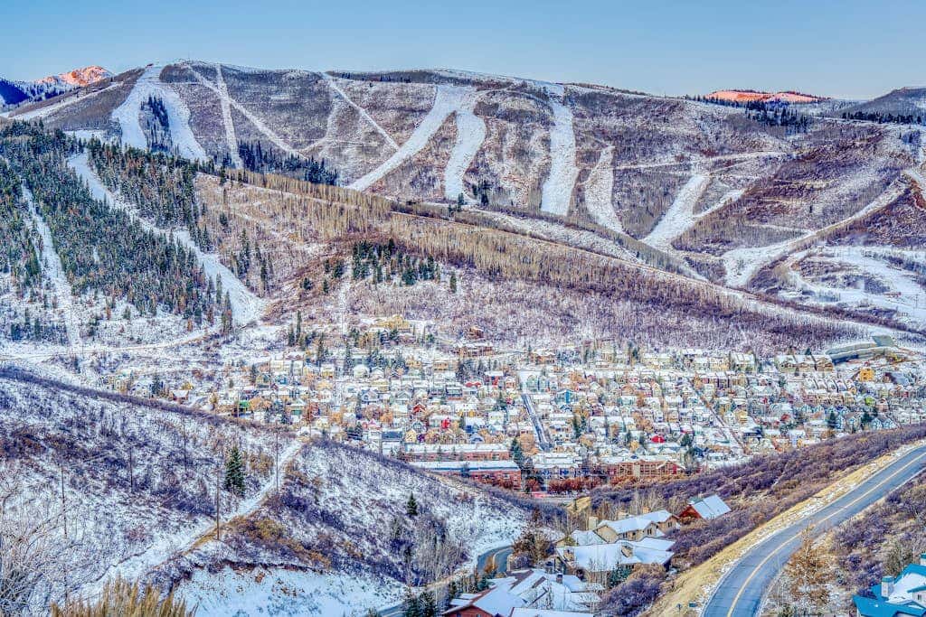 Stunning ski-in/ski-out penthouse w/ shared pool, hot tub, sauna & gym