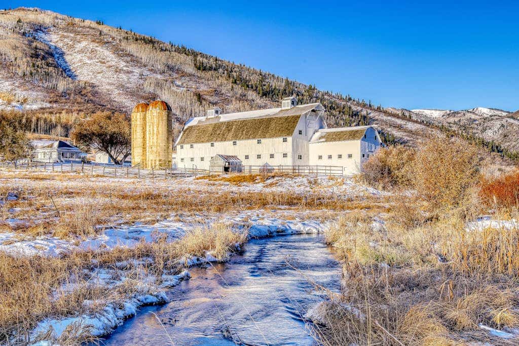 Stunning ski-in/ski-out penthouse w/ shared pool, hot tub, sauna & gym