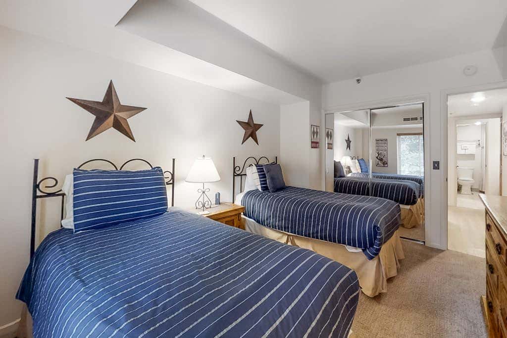 Mountain escape with pool, hot tub & balcony - near town lift & Main St
