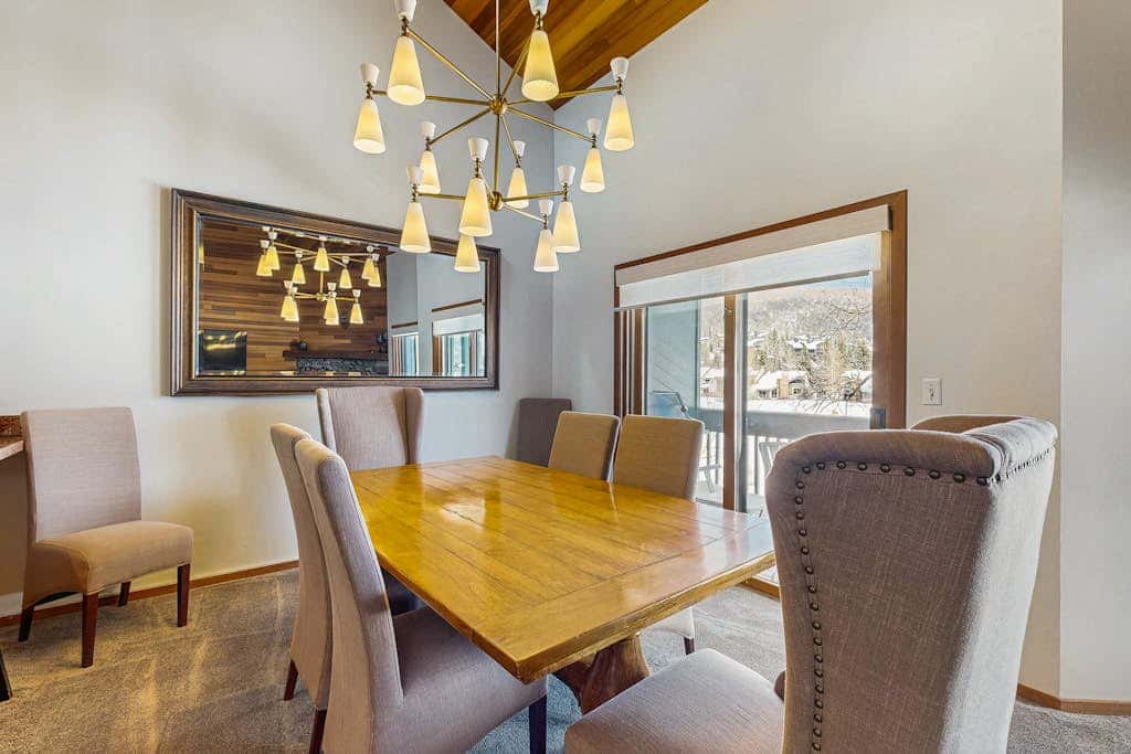 Lodge-Inspired Lakeside Townhouse with  Fireplace - Short Walk to Lifts