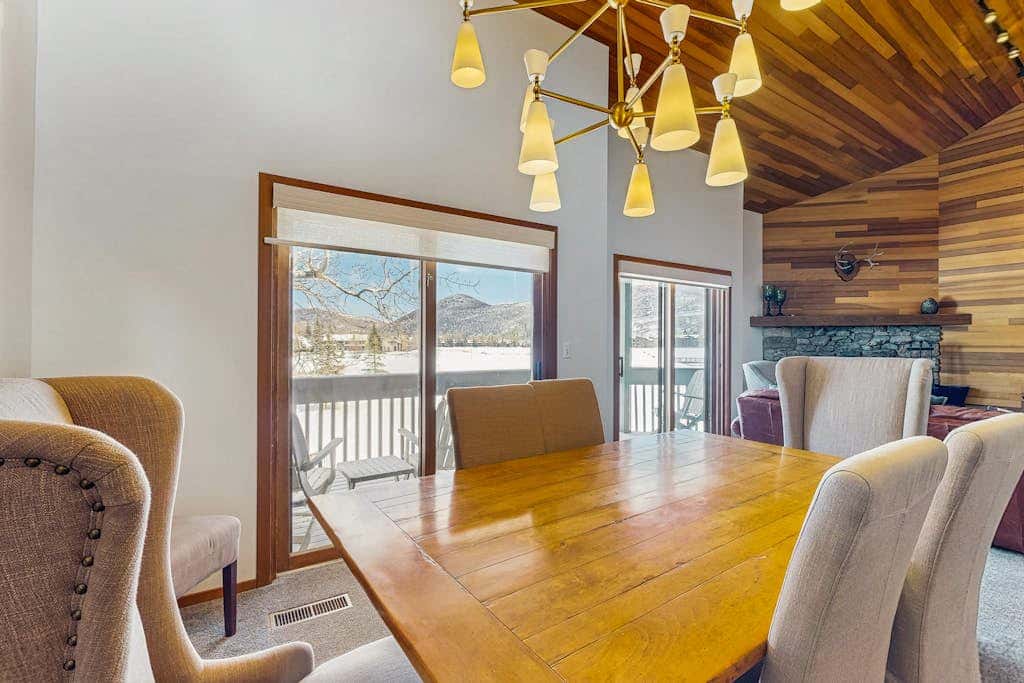 Lodge-Inspired Lakeside Townhouse with  Fireplace - Short Walk to Lifts