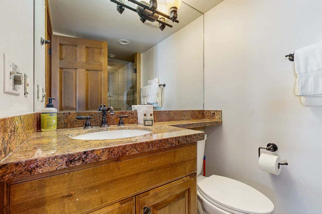 Lodge-Inspired Lakeside Townhouse with  Fireplace - Short Walk to Lifts