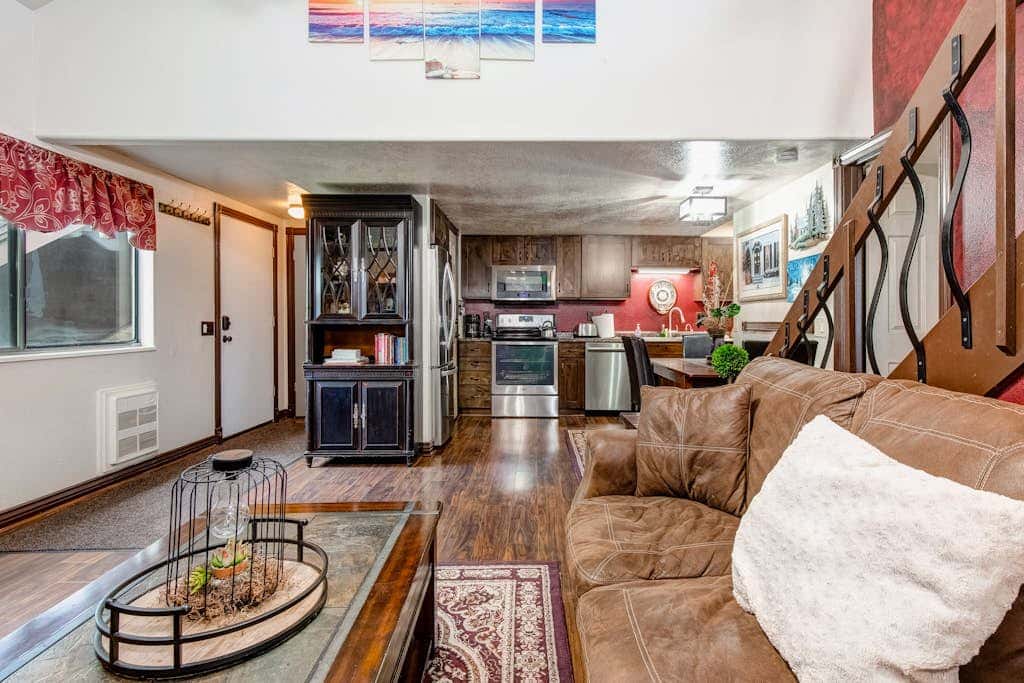 Walk-to-lift condo with sunrise view, two lofts, pool, 2 hot tubs & tennis