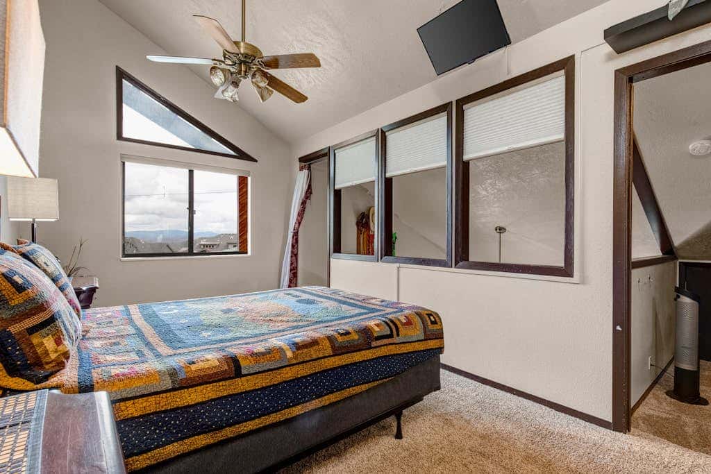 Walk-to-lift condo with sunrise view, two lofts, pool, 2 hot tubs & tennis