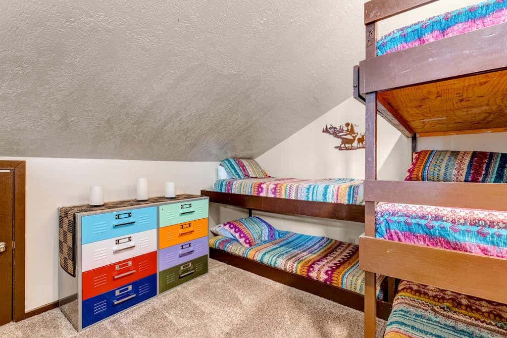 Walk-to-lift condo with sunrise view, two lofts, pool, 2 hot tubs & tennis