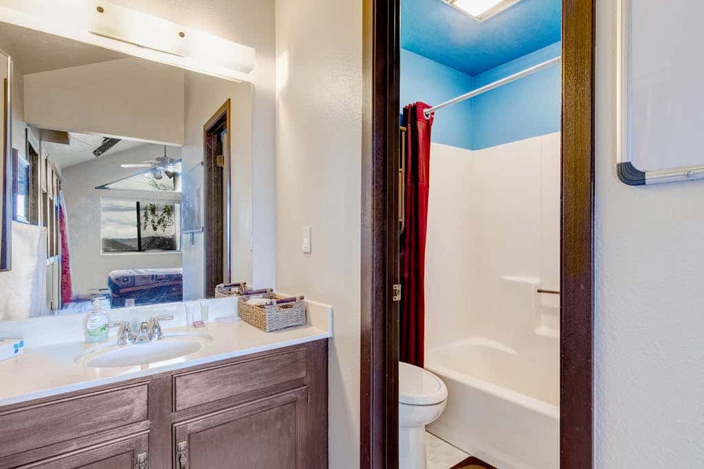 Walk-to-lift condo with sunrise view, two lofts, pool, 2 hot tubs & tennis