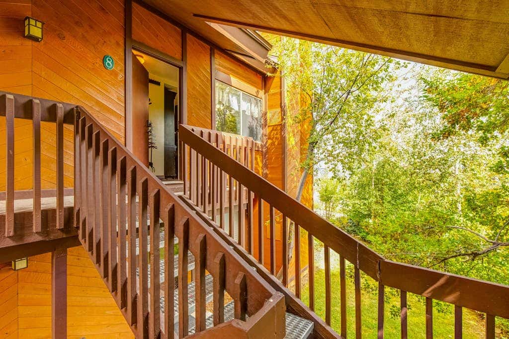 Walk-to-lift condo with sunrise view, two lofts, pool, 2 hot tubs & tennis