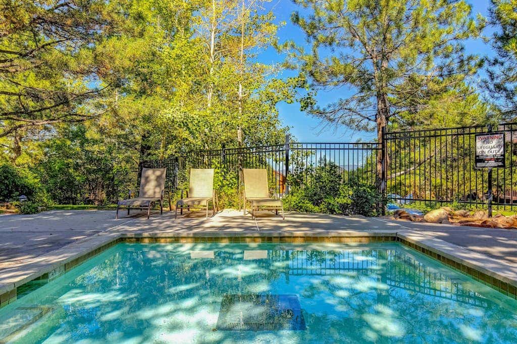 Walk-to-lift condo with sunrise view, two lofts, pool, 2 hot tubs & tennis