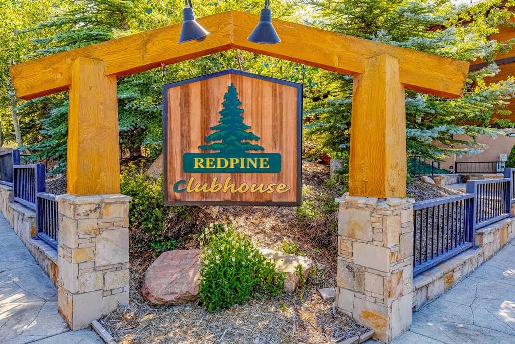 Walk-to-lift condo with sunrise view, two lofts, pool, 2 hot tubs & tennis