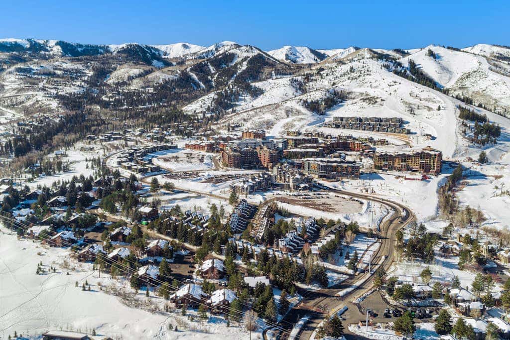 Walk-to-lift condo with sunrise view, two lofts, pool, 2 hot tubs & tennis