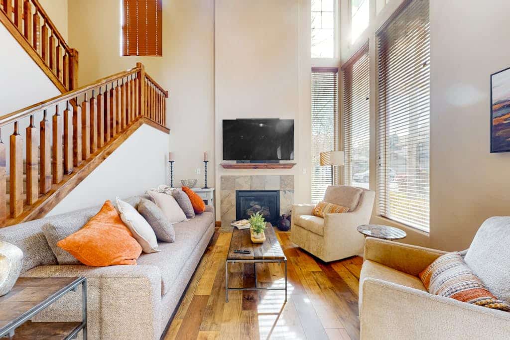 Townhome with fireplace, patio, grill, updated kitchen, & W&D - great location