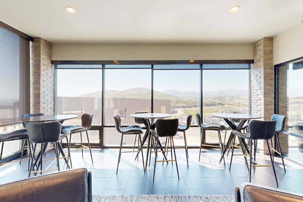 Modern resort condo with pool, hot tub, rolling foothill views & shuttle