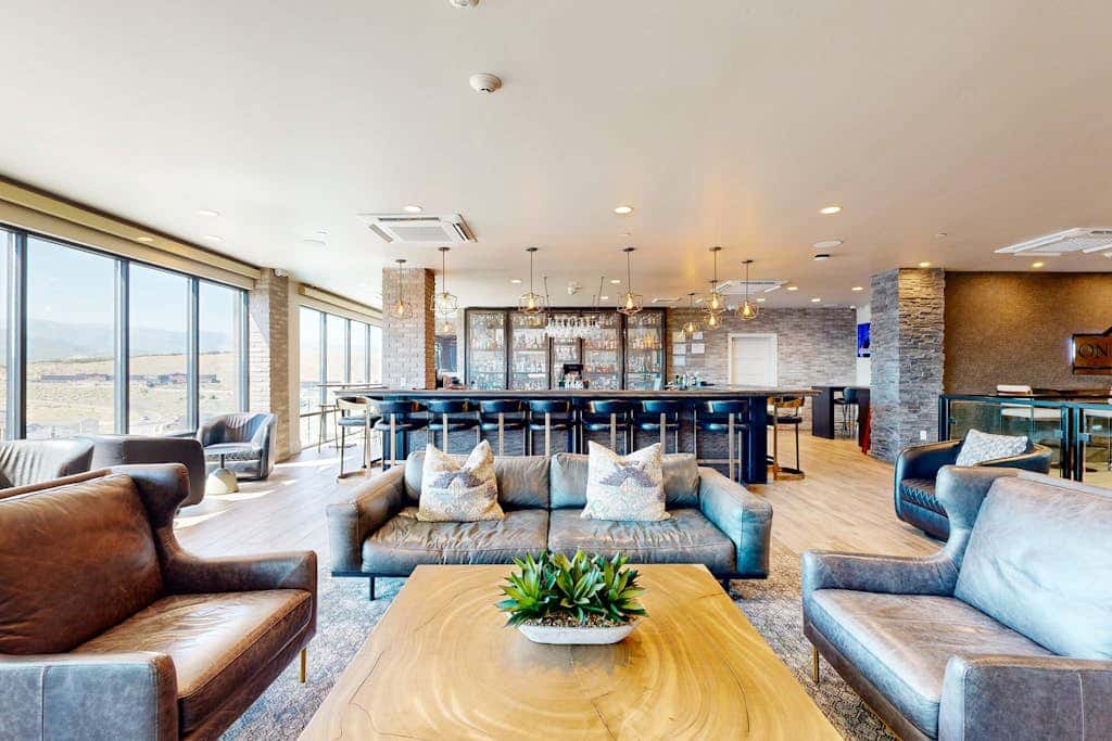 Modern resort condo with pool, hot tub & shuttle service