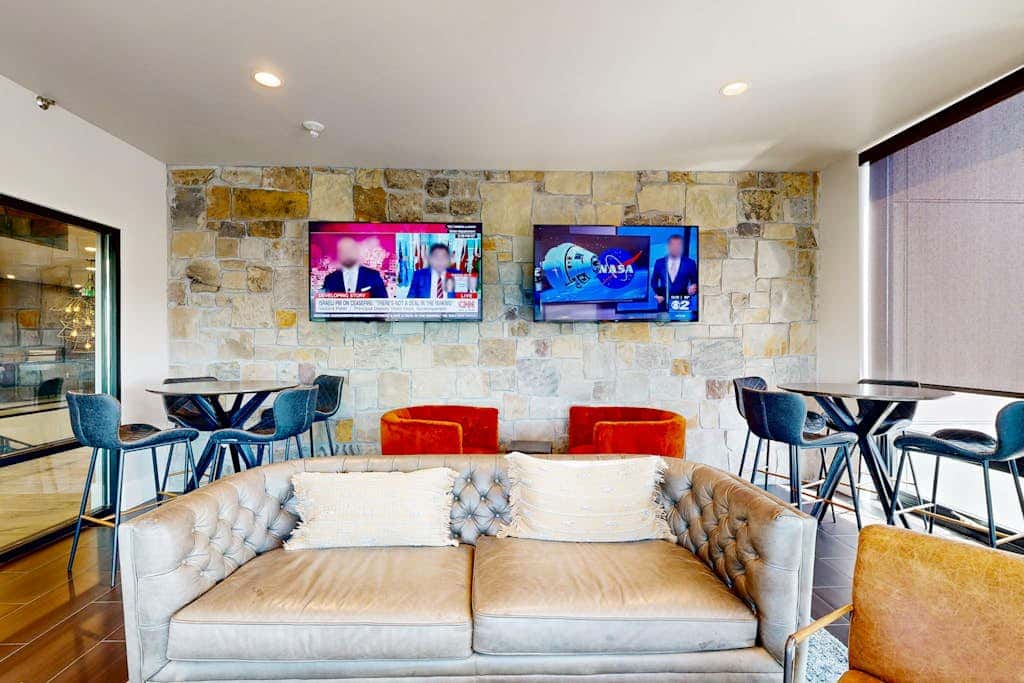 Modern resort condo with pool, hot tub & shuttle service