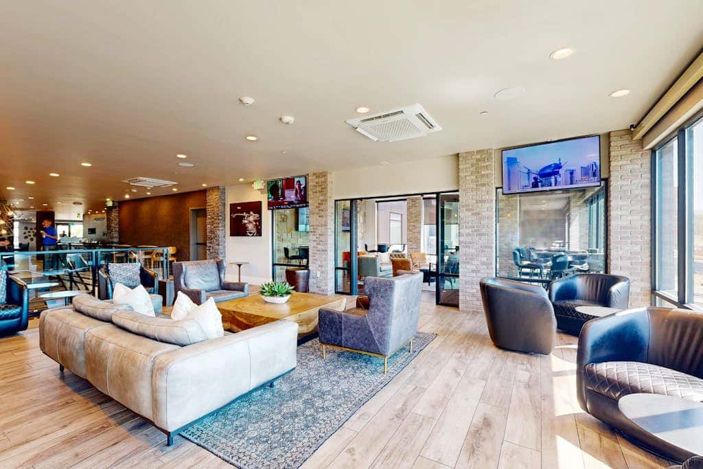 Modern resort condo with pool, hot tub & shuttle service