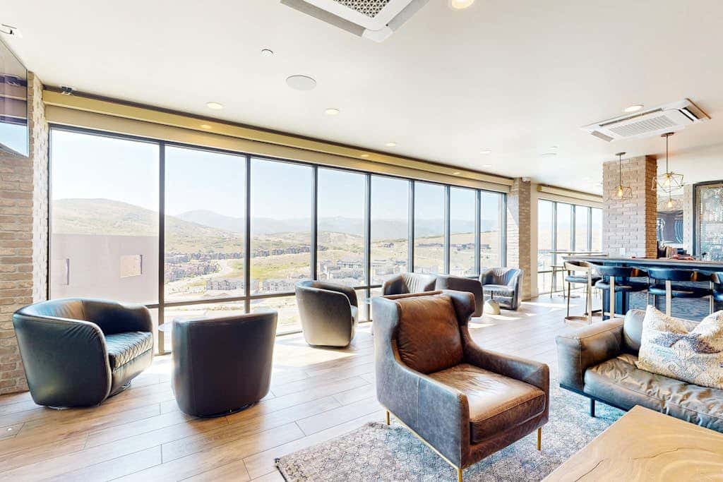 Modern resort condo with pool, hot tub & shuttle service
