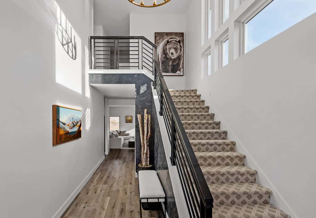 Panoramic views, hot tub & game room, Minutes from Jordanelle Express Gondola