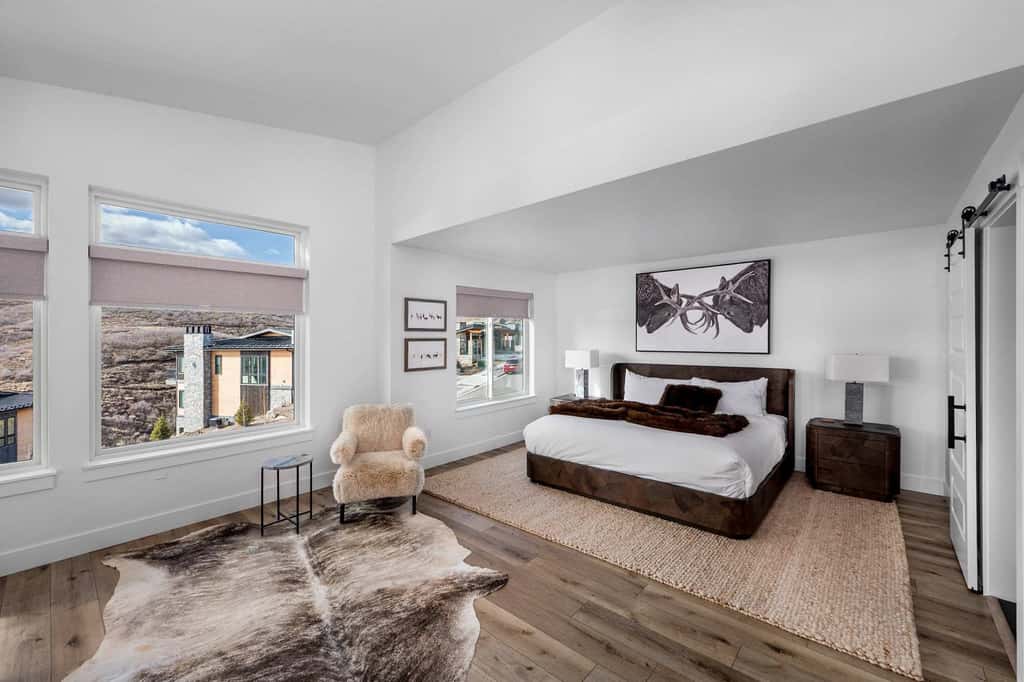 Panoramic views, hot tub & game room, Minutes from Jordanelle Express Gondola