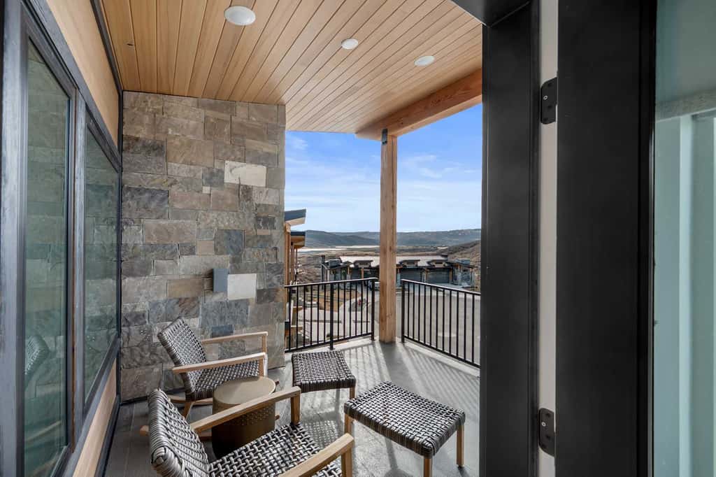 Panoramic views, hot tub & game room, Minutes from Jordanelle Express Gondola