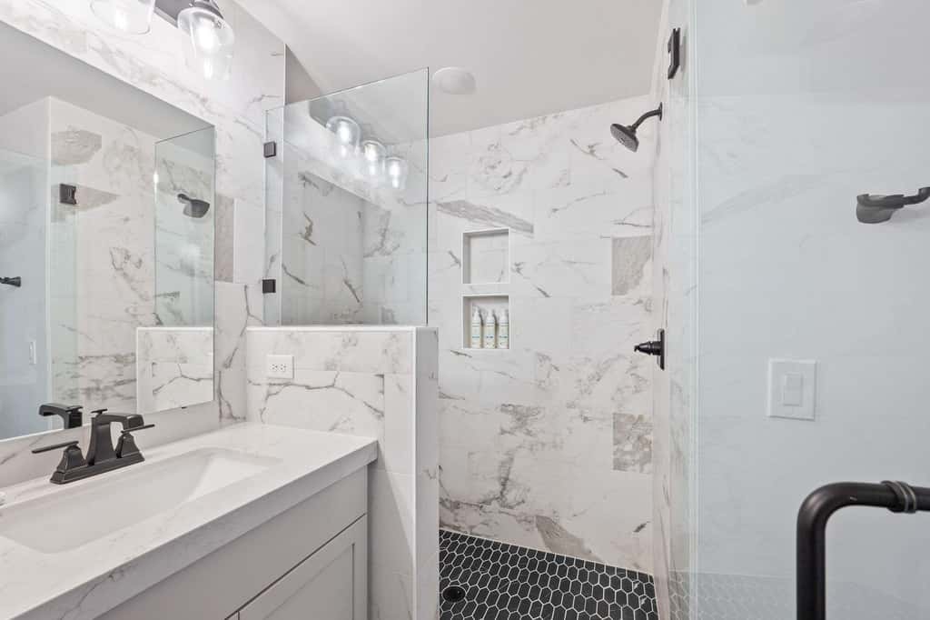 Panoramic views, hot tub & game room, Minutes from Jordanelle Express Gondola