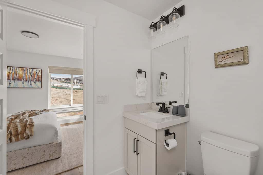 Panoramic views, hot tub & game room, Minutes from Jordanelle Express Gondola