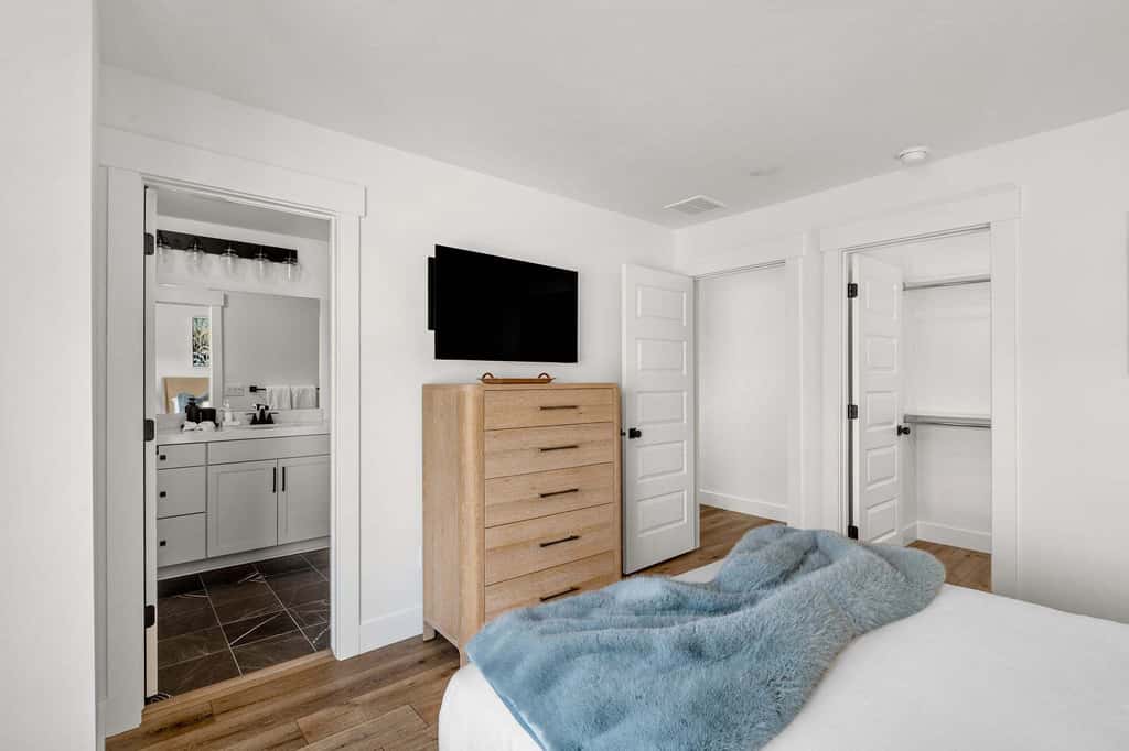 Panoramic views, hot tub & game room, Minutes from Jordanelle Express Gondola