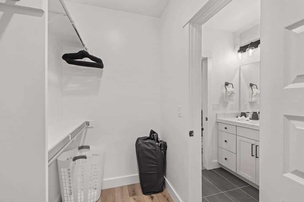 Panoramic views, hot tub & game room, Minutes from Jordanelle Express Gondola