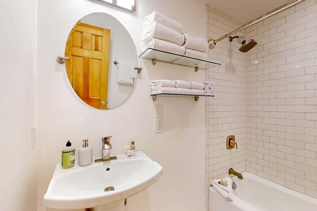 Two Story Home Near Main St with Private Hot Tub, Ski & Mountain Views