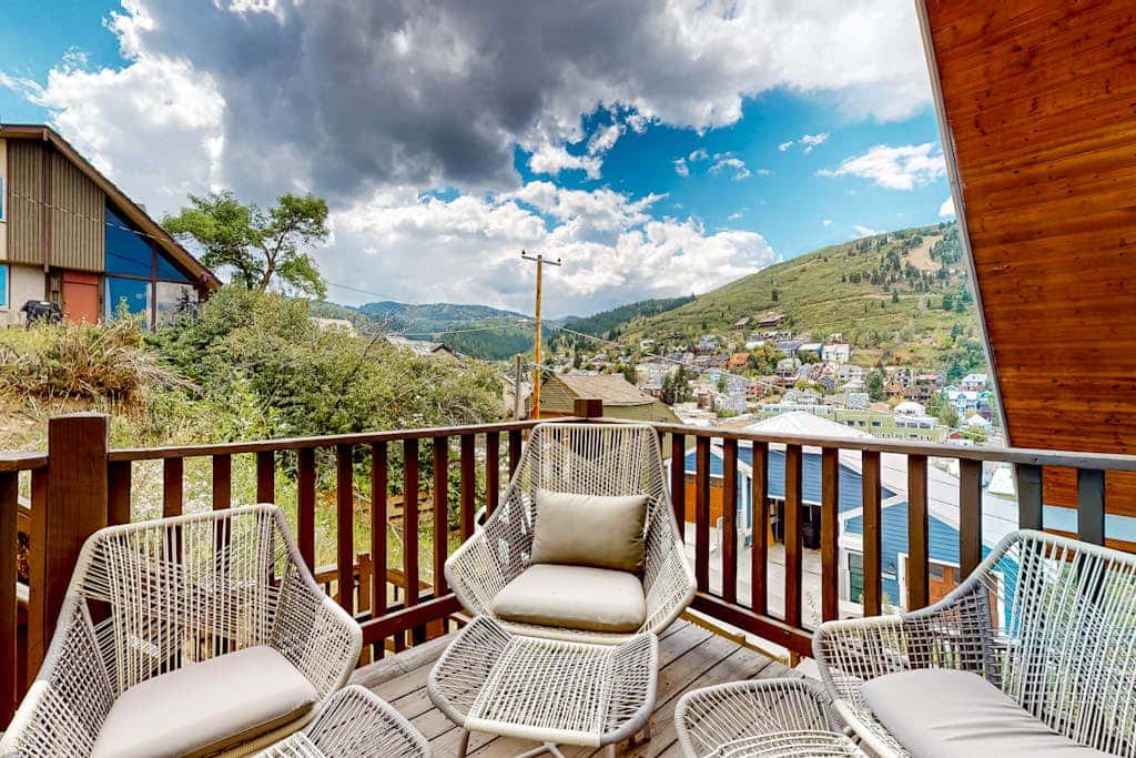 Two Story Home Near Main St with Private Hot Tub, Ski & Mountain Views