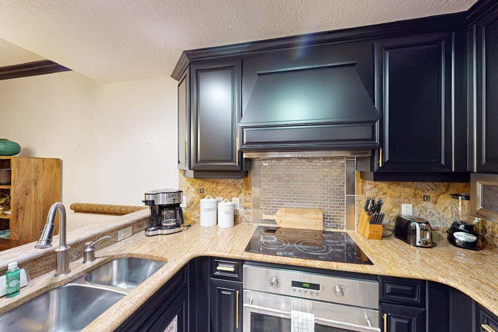 Ski-in/Ski-Out Condo w/ Shared Hot Tubs & Pool, High-Speed WiFi, & Central AC