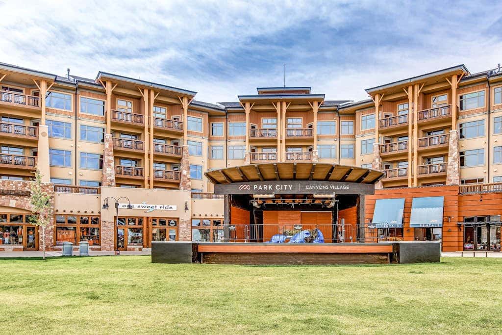 Ski-in/Ski-Out Condo w/ Shared Hot Tubs & Pool, High-Speed WiFi, & Central AC