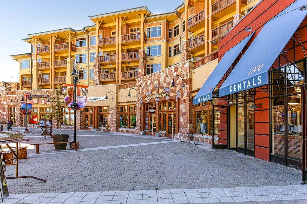 Ski-in/Ski-Out Condo w/ Shared Hot Tubs & Pool, High-Speed WiFi, & Central AC