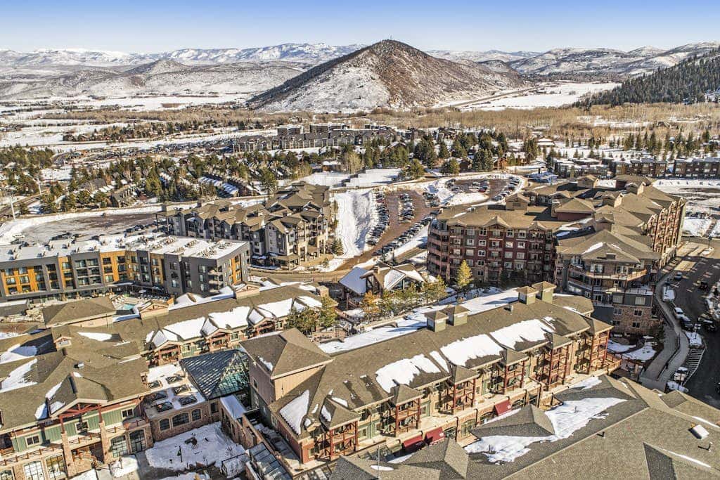 Ski-in/Ski-Out Condo w/ Shared Hot Tubs & Pool, High-Speed WiFi, & Central AC