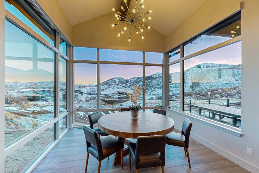Modern Mountain Home with beautiful views, hot tub & private sauna